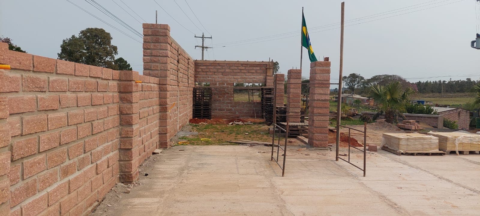 imagem construção com pedras grês direto da pedreira em Taquara RS